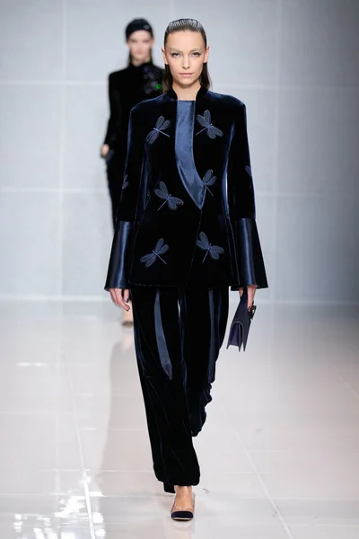 Look 50